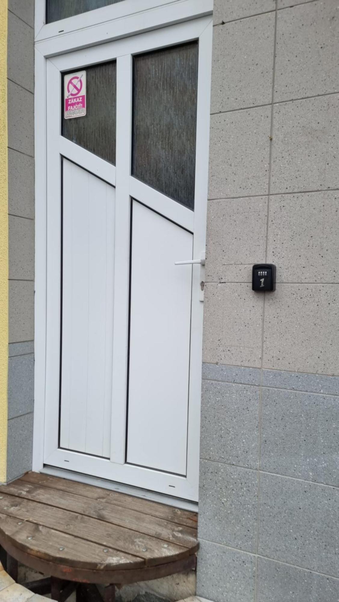 Apartmán Hradná 9 Nové Zámky Exteriér fotografie